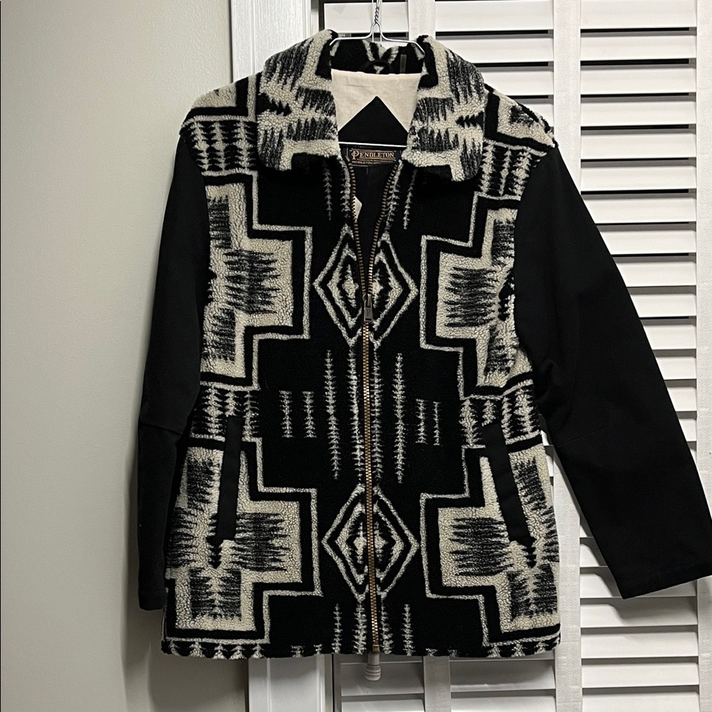 Pendleton Black and Cream Patterned Teddy Jacket